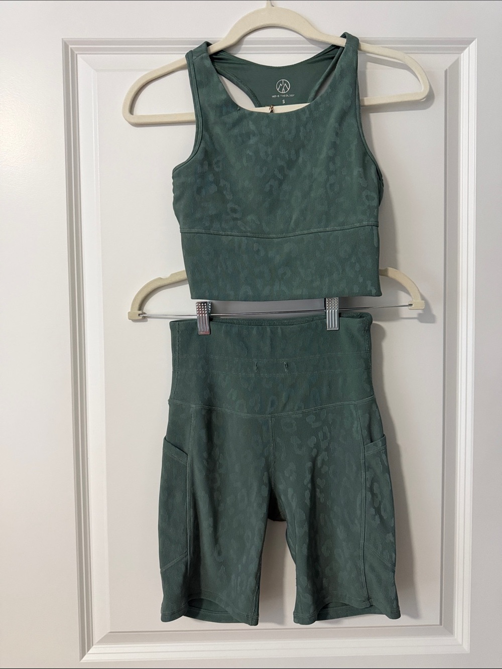 Athletic High-Waist Pocket Bike Shorts and Crop Tank Set - Green